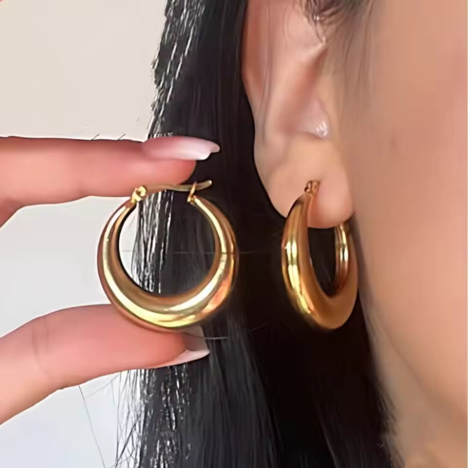 SOPHIA HOOPS