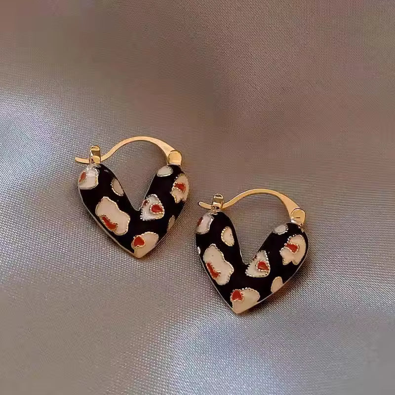 BLACK HEARTS EARRINGS