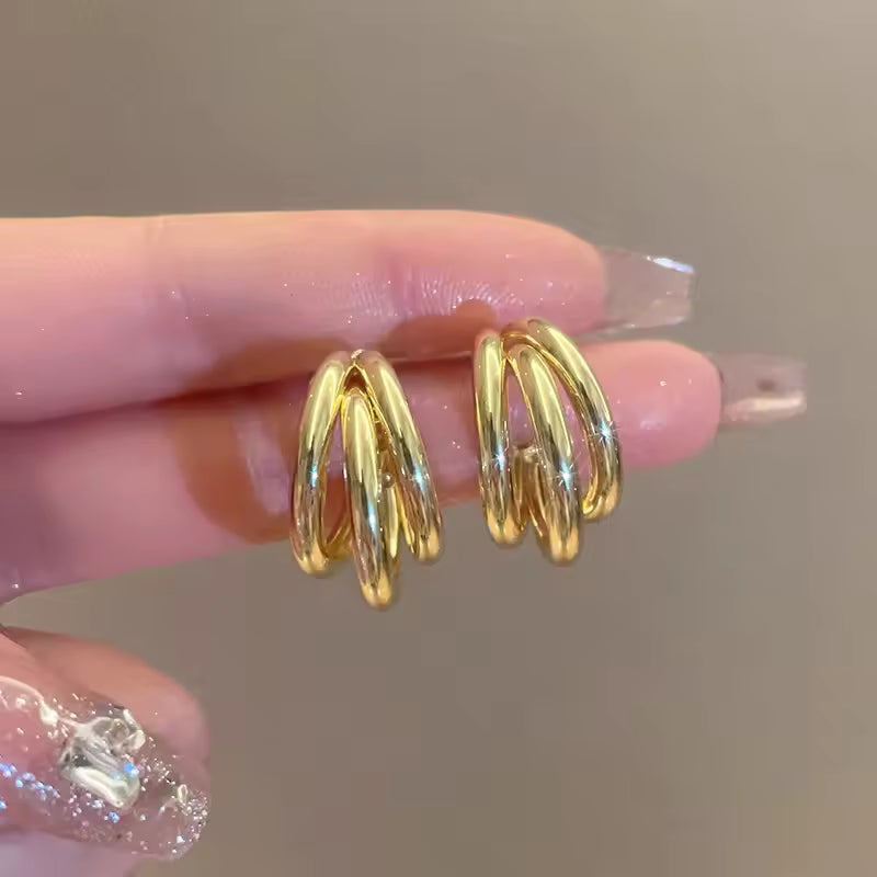 DUCHESS DIAMOND HOOPS