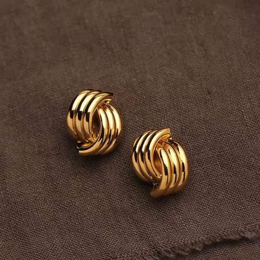 BUTTER EARRINGS